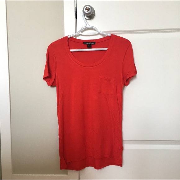 Soft red tee - Picture 4 of 4